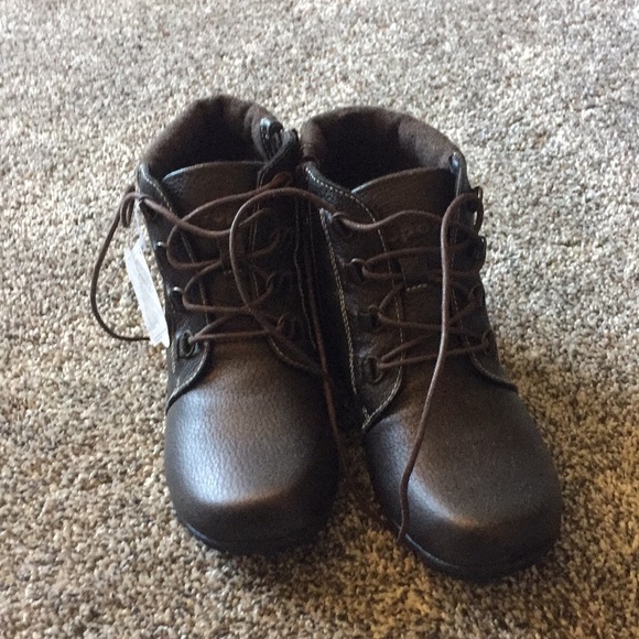 Propet - Picture 2 of 3